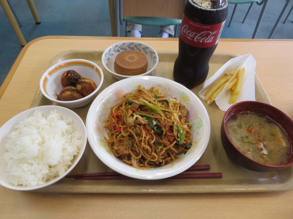 「お楽しみ昼食会」