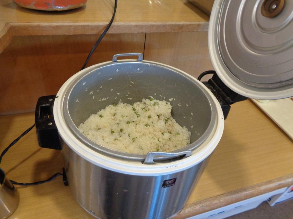 『みんなの花壇』で収穫！豆ご飯になりました