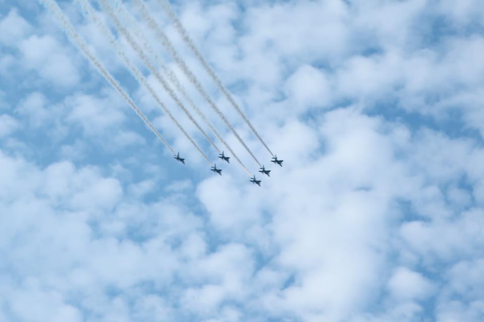 ブルーインパルス　さわやか荘上空を飛ぶ！