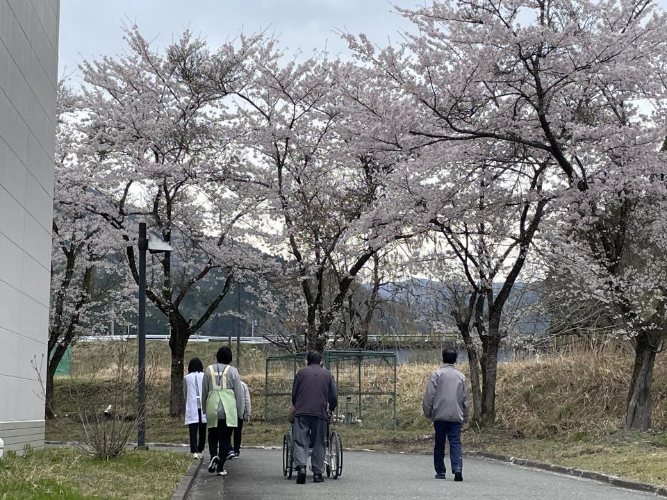 「あしたばの会（依存症の会）」　　
